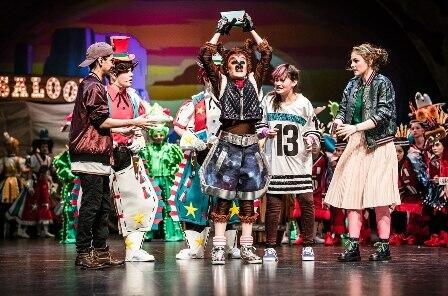 Junges Ensemble des Friedrichstadt-Palastes