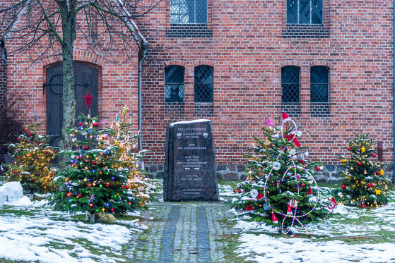 Krummer See Kirche Gedenkstein