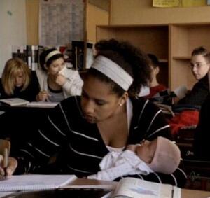 Vierzehn - Dokumentarfilm über Teenagermütter